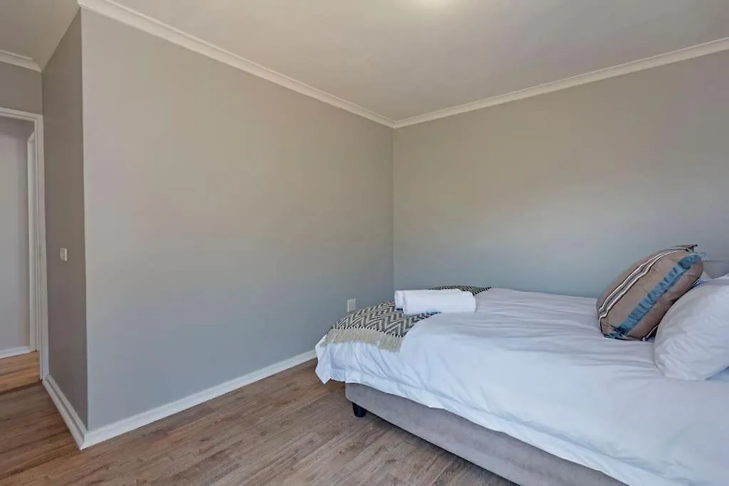 3 Bedroom Holiday Home In Royal Ascot Cape Town - Strictly No Parties Or Events Apartment