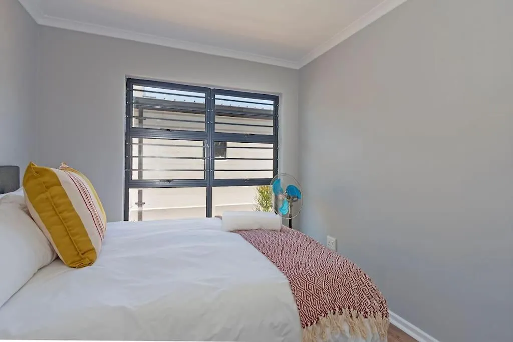 Apartment 3 Bedroom Holiday Home In Royal Ascot Cape Town - Strictly No Parties Or Events